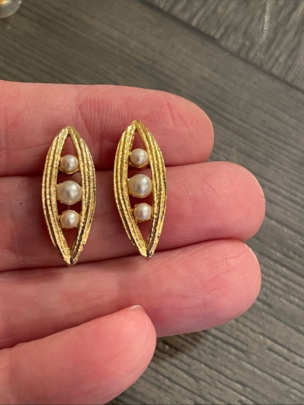 Vintage “Peas in a Pod" Costume Earrings Gold-tone & Faux Pearls Post Earrings - Picture 5 of 14